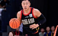 FB体育app下载-17投狂砍32分5助！这才是CBA顶级得分手，郑永刚率队冲冠的杀手锏|深圳男篮|男篮|贺希宁|史密斯|浙江男篮_新浪体育_新浪新闻