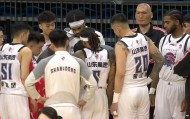 FB体育-山东男篮不敌广州，克里斯22+16末节自爆，徐昕17+10郭艾伦伤退